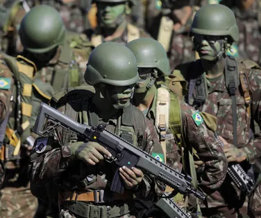 Soldado é condenado por usar pênis para acordar colega durante serviço - Imagem