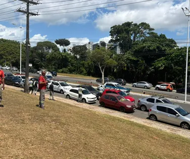 Triplo homicídio no Subúrbio: trabalhadores de telecomunicações protestam em Salvador - Imagem