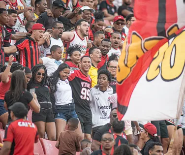 Vitória abre treino na véspera de jogo decisivo pela permanência - Imagem