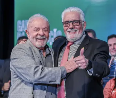 Em meio a fogo-amigo, Lula decide manter Wagner na liderança do Senado - Imagem