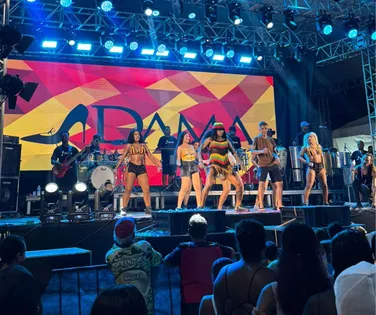 A Dama leva pagodão baiano ao Mato Grosso para multidão no Carnaval - Imagem