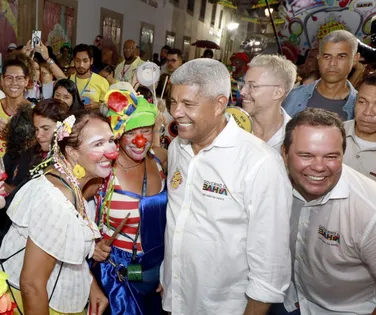Jerônimo prestigia abertura oficial do Carnaval do Pelourinho - Imagem
