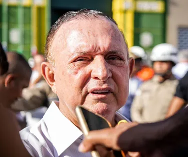 Adolfo Menezes aposta em reeleição de Jerônimo com chapa puro-sangue - Imagem