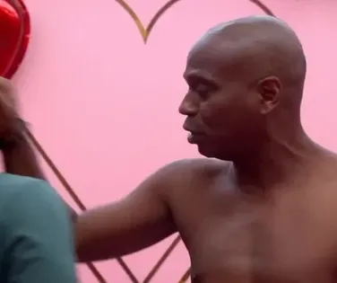 BBB 26: web pede expulsão de Edilson Capetinha após briga com Boneco - Imagem