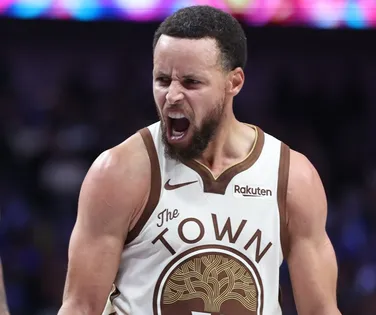 Curry faz história e entra no top 20 maiores cestinhas da NBA - Imagem