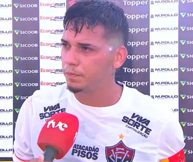 Dudu critica expulsão de companheiro no Vitória: "Tem que ser esperto" - Imagem