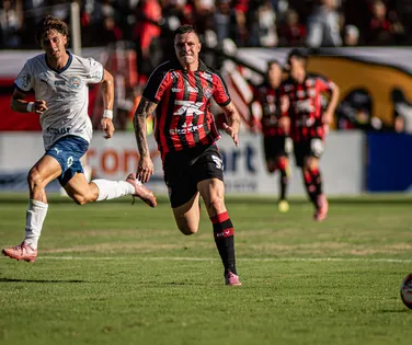 Kayzer aponta oscilação em derrota no Ba-Vi: "Caímos no segundo tempo" - Imagem