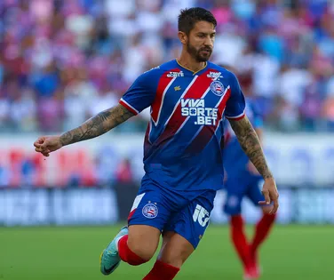 Novo reforço do Bahia é regularizado e já pode reestrear pelo Esquadrão - Imagem