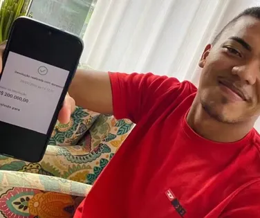 Pix de R$ 200 mil por engano muda destino de estudante - Imagem