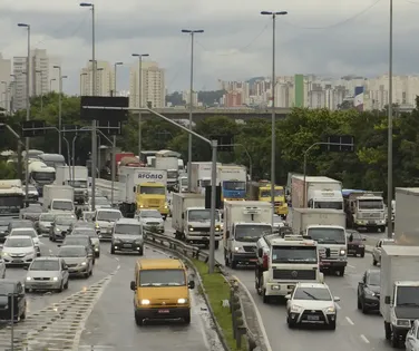 IPVA vai despencar? Nova lei reduz imposto e muda regras em 2026 - Imagem