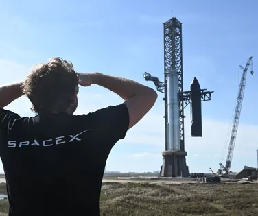 SpaceX, empresa de Elon Musk, quer construir cidade na Lua até 2036 - Imagem