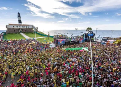 Carnaval 2026: veja blocos e camarotes que já estão com os abadás quase esgotados - Imagem
