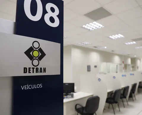Detran-BA abre concurso para 170 vagas e salários de até R$ 3,8 mil