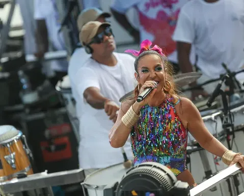 De Ivete ao Rei Momo: o melhor do Carnaval de Salvador neste sábado - Imagem