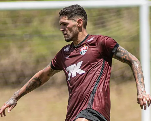 Defensores ficam aptos para estrearem pelo Vitória na temporada; veja - Imagem