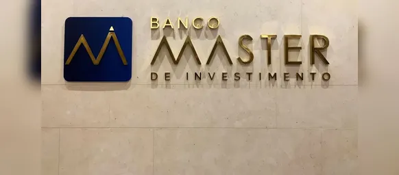 PF vai apurar caso de influenciadores pagos para defender banco Master - Imagem