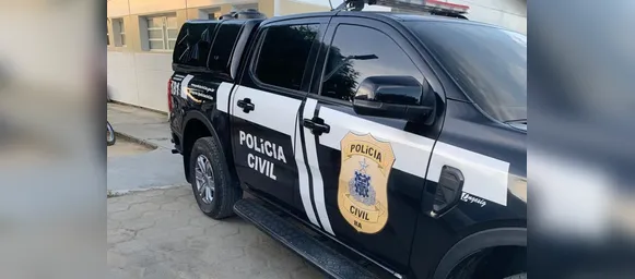 Mulher é suspeita de dopar homem em encontro no bar e roubar R$ 18 mil - Imagem