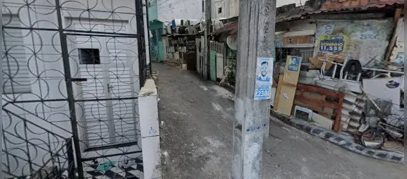 Mulher é encontrada morta em Periperi após denúncia de mau cheiro - Imagem