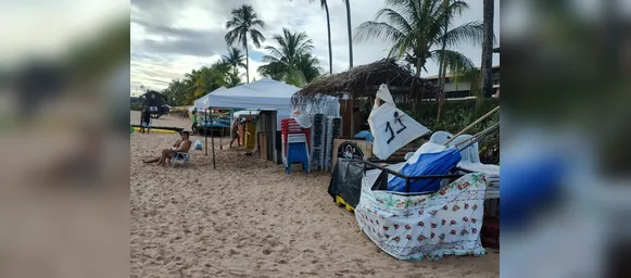 Tráfico à beira-mar: moradores de Itacimirim denunciam 'falsas barracas' - Imagem