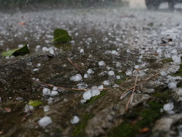 Inmet emite alerta para tempestades com granizo em cidades da Bahia - Imagem