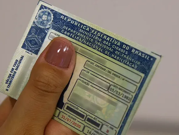 CNH será de graça apenas em formato digital; versão física será paga - Imagem