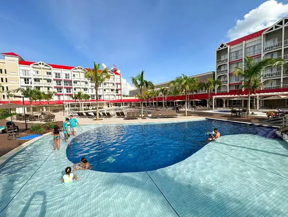 Homem morre em torneio de comer melancia cujo prêmio era batata frita - Imagem