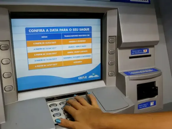 Caixa limita saques em caixas eletrônicos à noite por segurança - Imagem