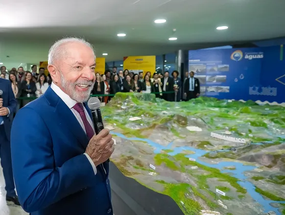 Banco Master: Lula diz que todos envolvidos “vão pagar o preço” - Imagem