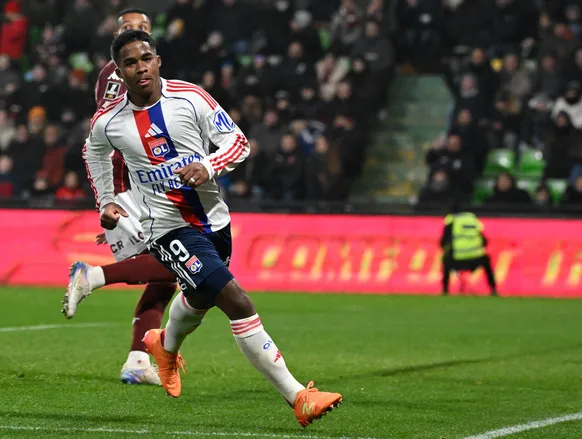 "Deveria se concentrar no futebol": adversário critica Endrick após jogo - Imagem