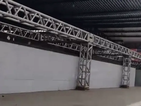 Retirada de feirantes para abrigar camarote gera tensão em Correntina - Imagem