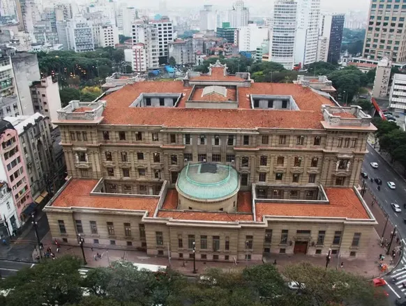 Justiça  tenta reverter decisão de Dino que suspendeu penduricalhos - Imagem