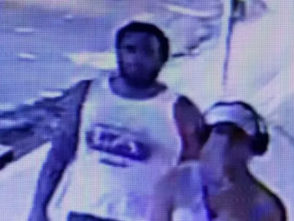 Vídeo: homem toca partes íntimas de mulher durante caminhada em Salvador - Imagem