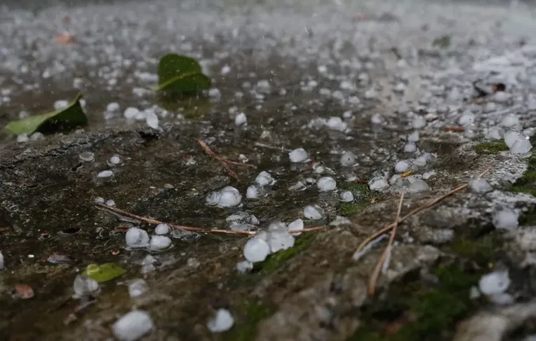 Granizo e temperaturas de até 40°C podem atingir a Bahia nesta quinta; veja regiões