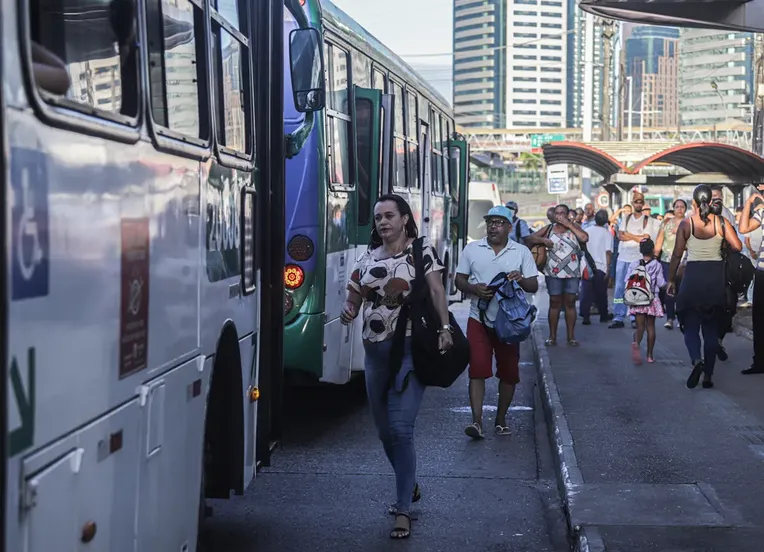 Greve de ônibus: tudo que você precisa saber sobre a paralisação nesta sexta-feira