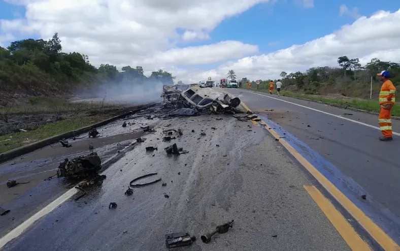 Veja quem são as 11 vítimas de grave acidente em rodovia no Sul da Bahia - Imagem