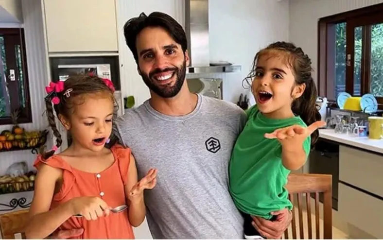 Filhas de Ivete curtem dia na Fenagro ao lado do pai, Daniel Cady - Imagem