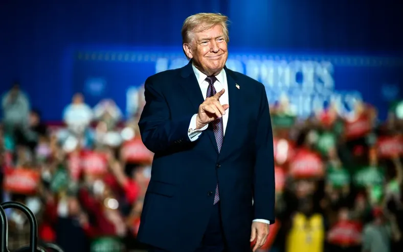 O próximo alvo: Trump avisa Cuba que o dinheiro acabou - Imagem