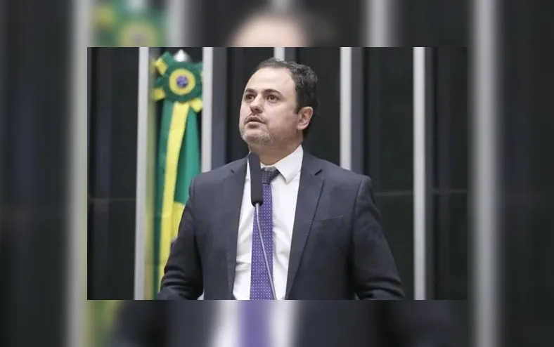 Glauber Braga escapa de cassação e acaba suspenso pela Câmara - Imagem