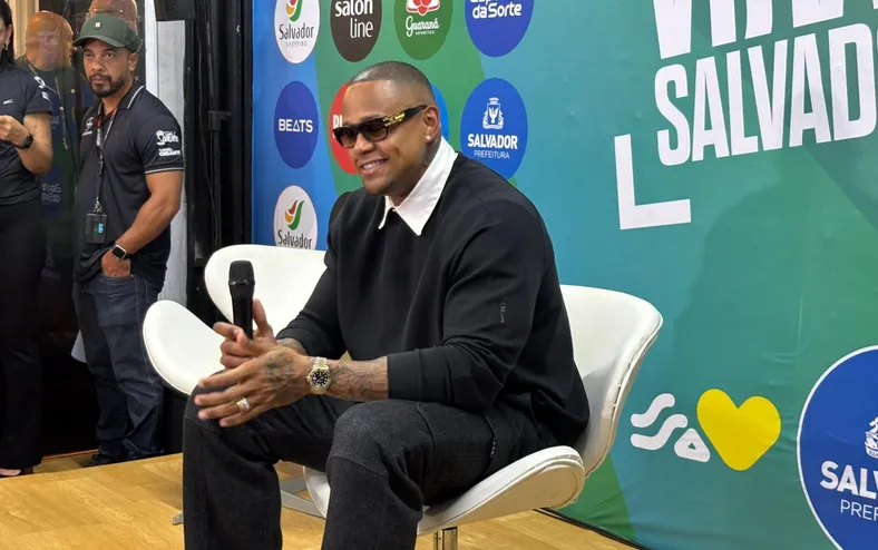 Leo Santana defende pagodão como MPB: "Eu sou um som de rua" - Imagem