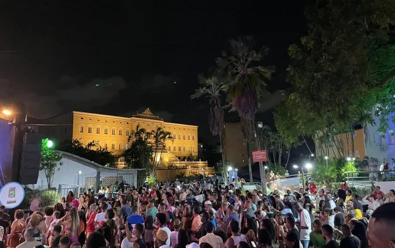 Praça famosa do Pelourinho agora leva nome de criador do samba-reggae - Imagem
