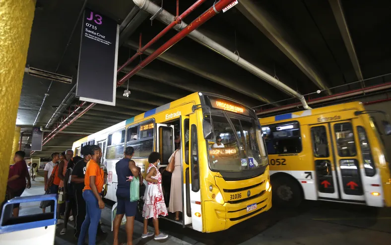 Atenção, passageiros: mobilização dos rodoviários afeta circulação de ônibus em Salvador - Imagem