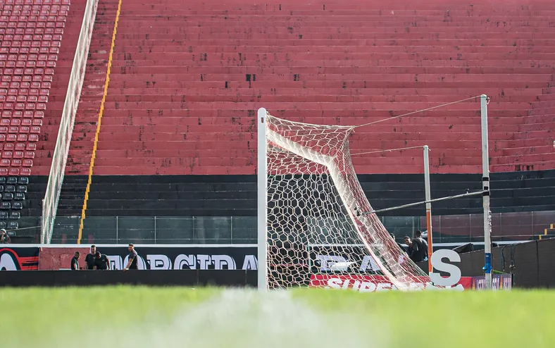 Vitória perde jogador importante para duelo decisivo pela permanência - Imagem