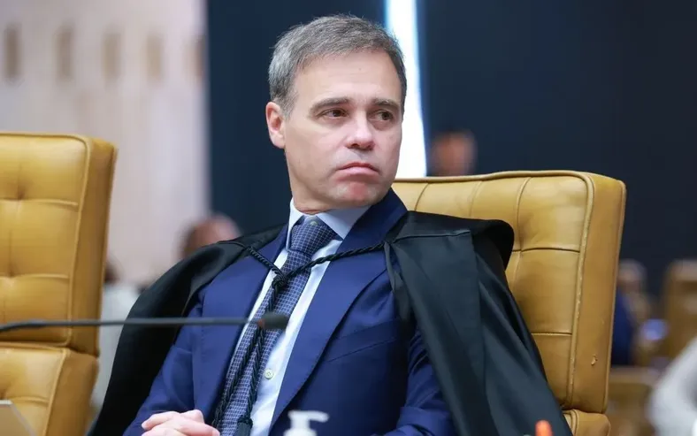 STF autoriza leilão de luxo de investigação por fraude no INSS - Imagem