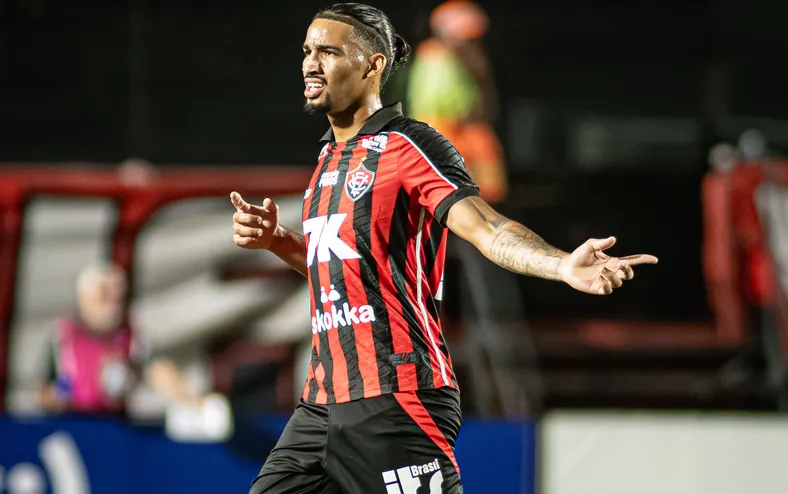 Lá ele! Com bom humor, Fabri comenta grande estreia do Vitória - Imagem