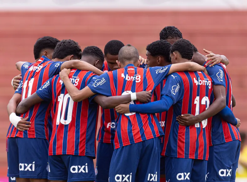 Com gol de joia, Bahia goleia o América-SP e assegura a liderança - Imagem