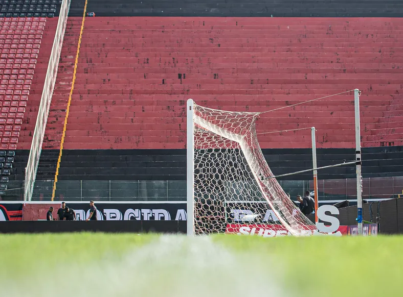 Vitória perde jogador importante para duelo decisivo pela permanência - Imagem