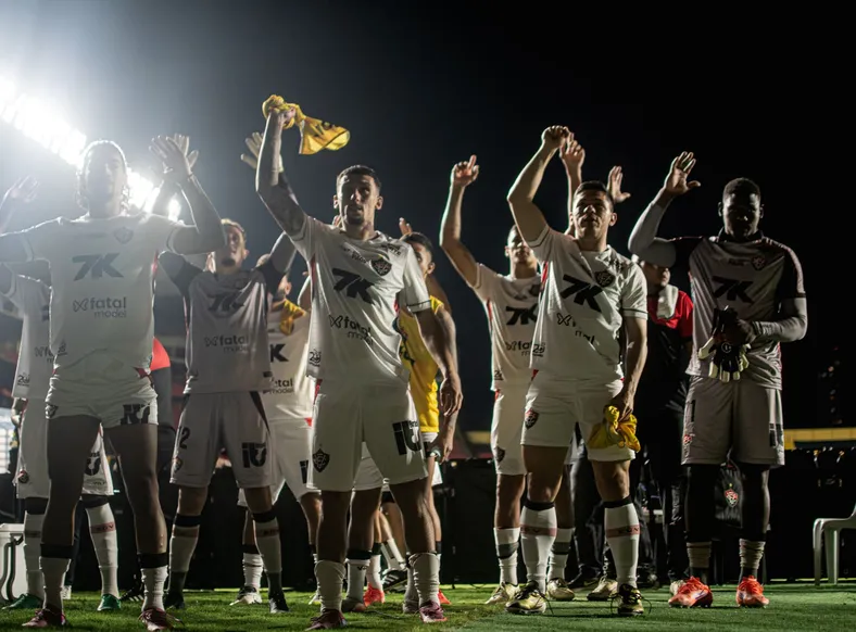 Vitória pode se salvar do rebaixamento na próxima rodada; veja cenário - Imagem