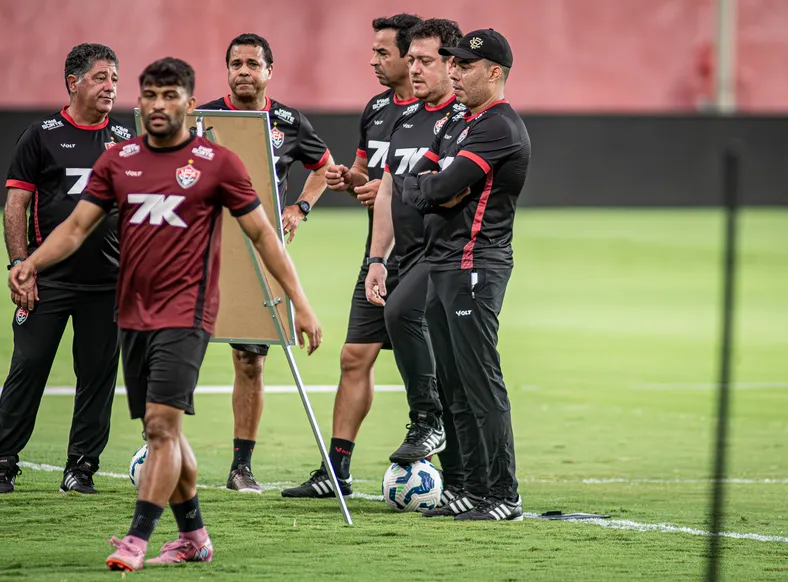 Vitória toma decisão importante antes de duelo decisivo; saiba qual - Imagem