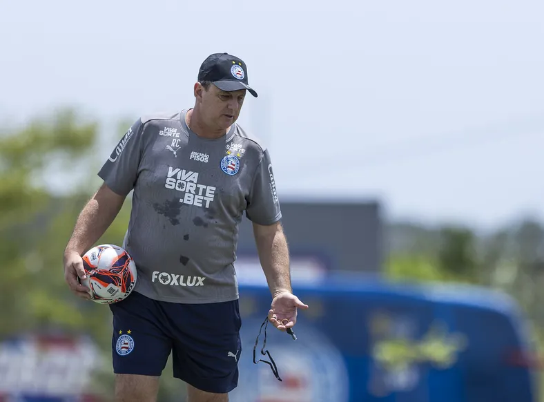 À disposição: novo reforço do Bahia treina e fica próximo da estreia - Imagem