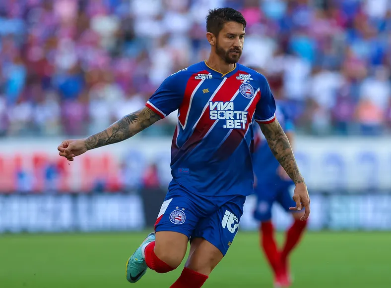 Novo reforço do Bahia é regularizado e já pode reestrear pelo Esquadrão - Imagem